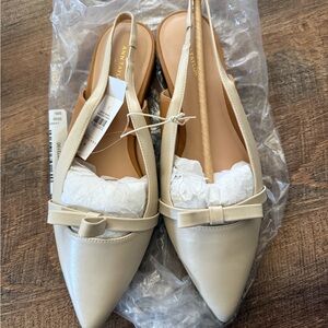 Ann Taylor Beige Bow Slingback Flats